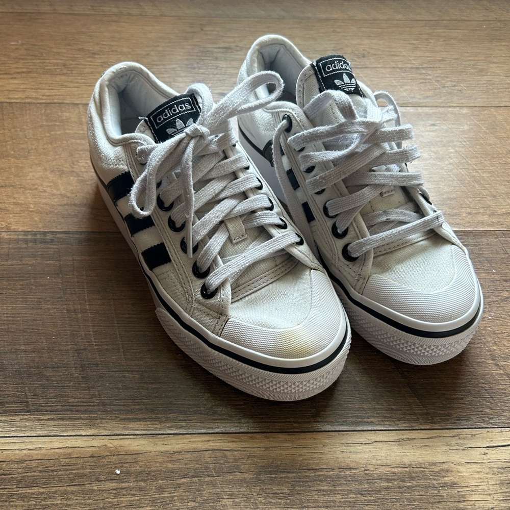adidas nizza White Canvas Low-Top Sneakers with Black Stripes